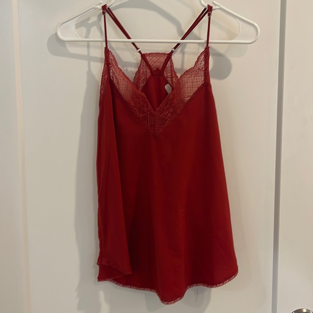 RED CAMI WITH LACE DETAIL